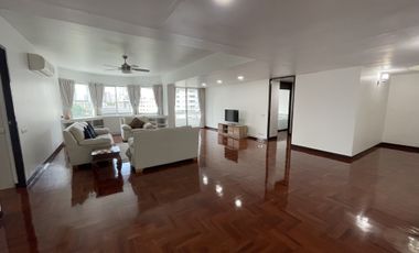For rent 3 bedrooms apartment in Khlong Toei, Bangkok