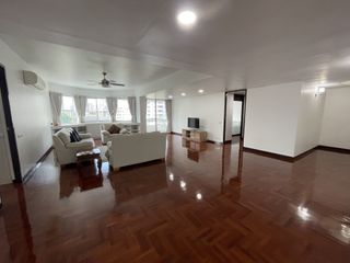 For rent 3 bedrooms apartment in Khlong Toei, Bangkok