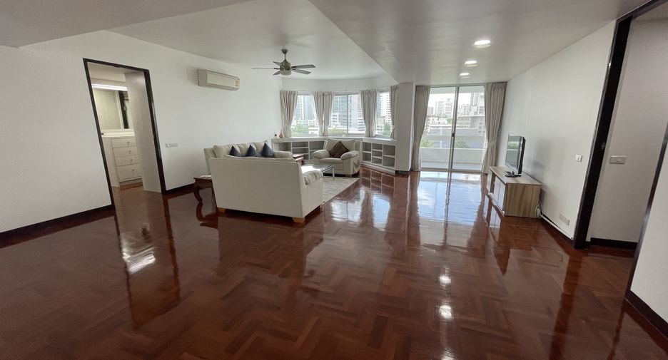 For rent 3 bedrooms apartment in Khlong Toei, Bangkok