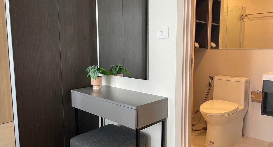 For rent 1 bed condo in Huai Khwang, Bangkok