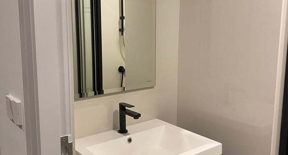 Condo en alquiler de estudio en Huai Khwang, Bangkok