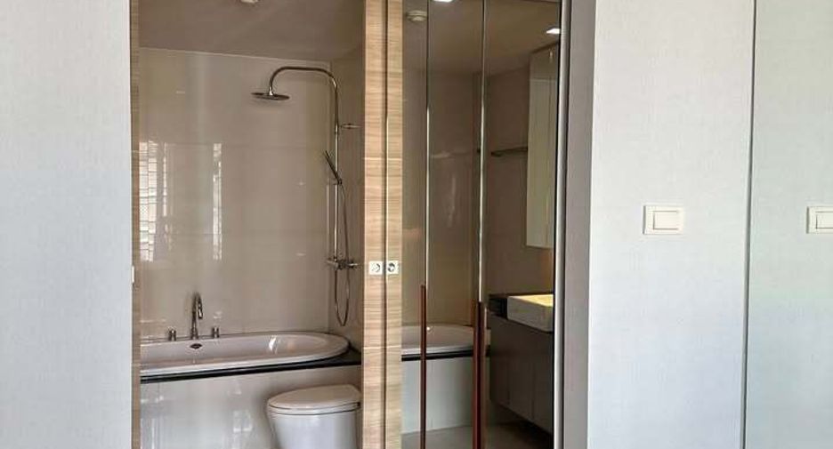 For rent 2 bedrooms condo in Pathum Wan, Bangkok