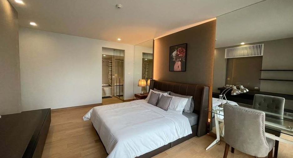 For rent 2 bedrooms condo in Pathum Wan, Bangkok