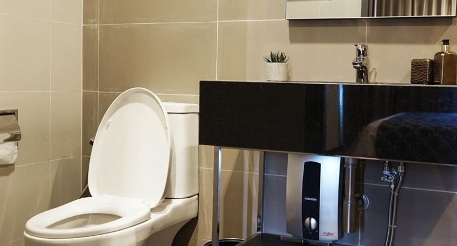 For sale 1 bed condo in Khlong Toei, Bangkok