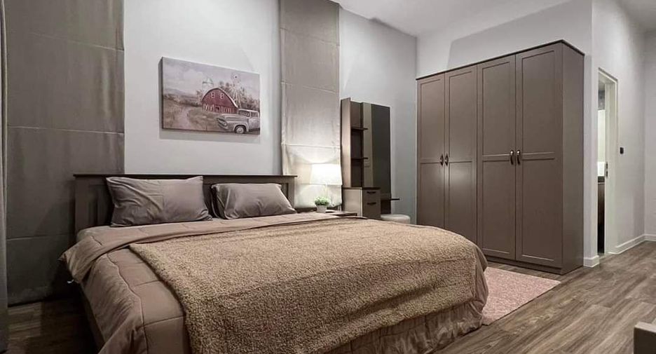 Haus zur Miete mit 4 Zimmer in Bang Kapi, Bangkok