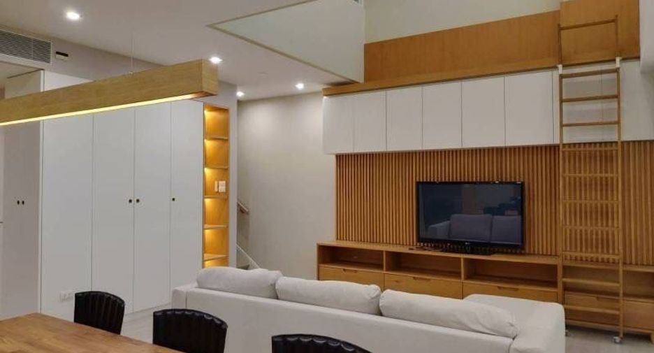 For rent 2 bedrooms condo in Watthana, Bangkok
