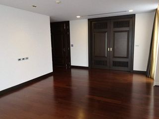 For rent 4 bedrooms condo in Watthana, Bangkok
