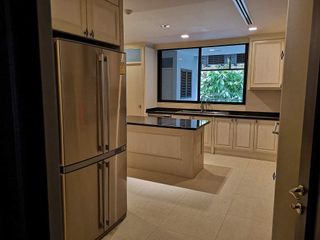 For rent 4 bedrooms condo in Watthana, Bangkok
