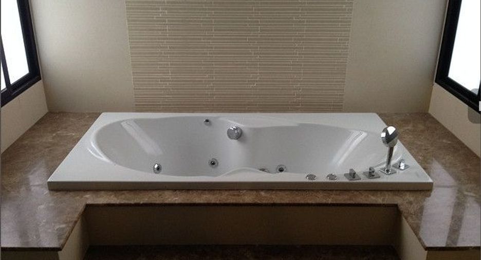 Wohnung zur Miete mit 4 Zimmer in Watthana, Bangkok