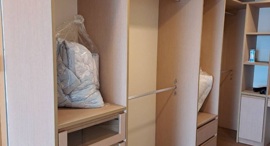 For rent 2 bedrooms condo in Sathon, Bangkok