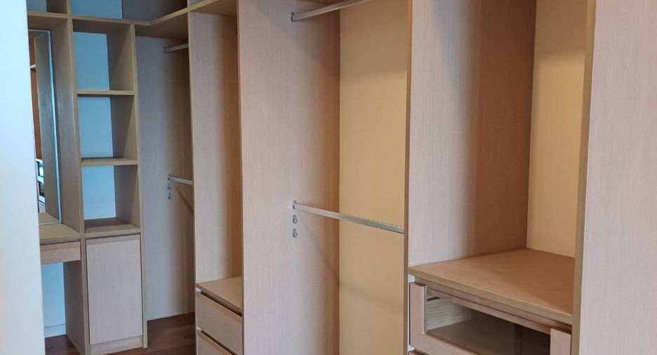 For rent 2 bedrooms condo in Sathon, Bangkok
