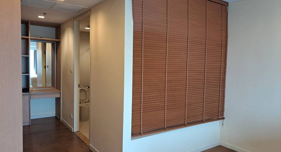 For rent 2 bedrooms condo in Sathon, Bangkok