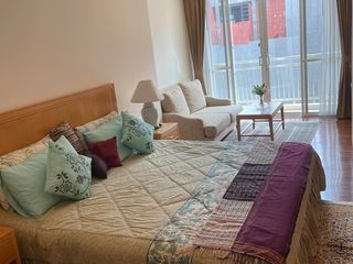 For rent 3 bedrooms apartment in Khlong Toei, Bangkok
