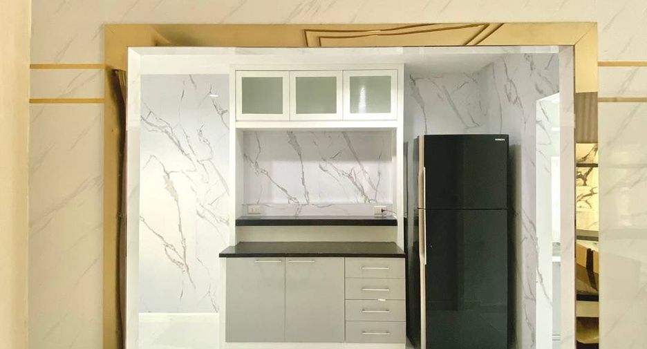 For rent 5 bedrooms house in Suan Luang, Bangkok