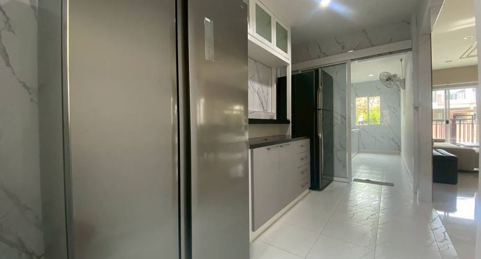 For rent 5 bedrooms house in Suan Luang, Bangkok