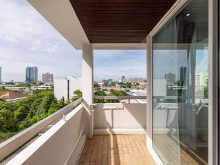 À louer 2 chambres appartement à Khlong Toei, Bangkok