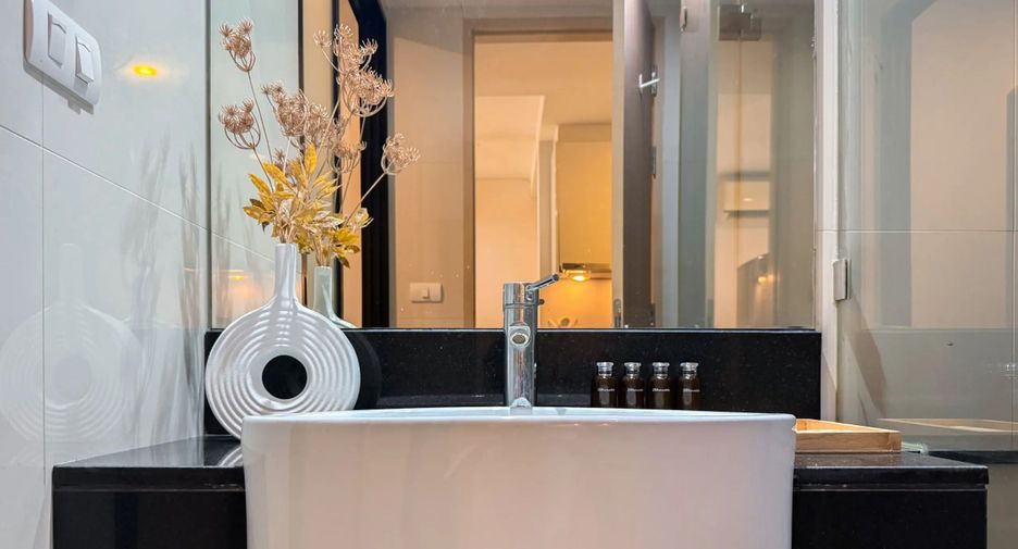 For rent 1 bed condo in Watthana, Bangkok