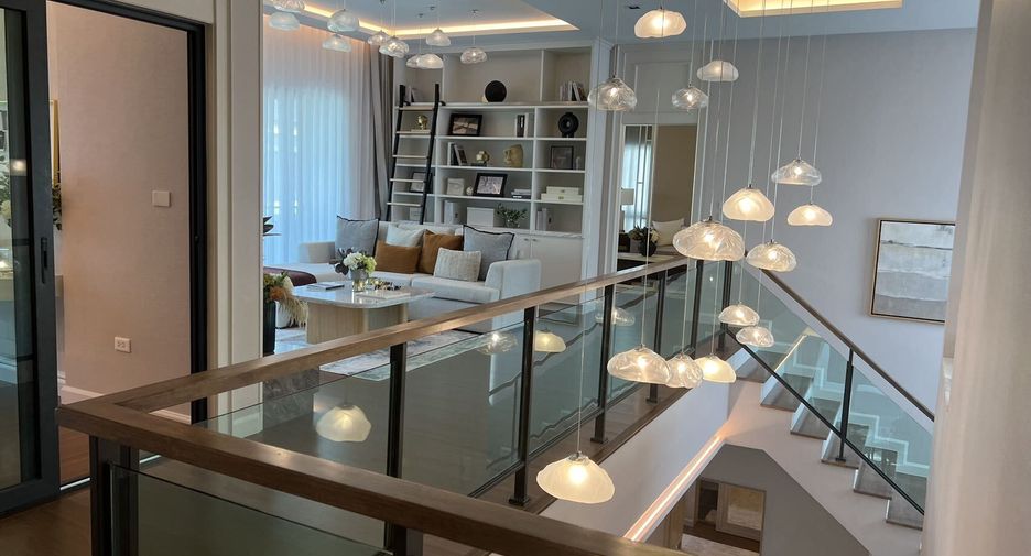 Casa en venta de 5 habitaciones en Bang Phli, Samut Prakan