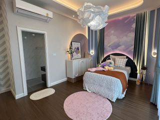 For sale 5 bedrooms house in Bang Phli, Samut Prakan
