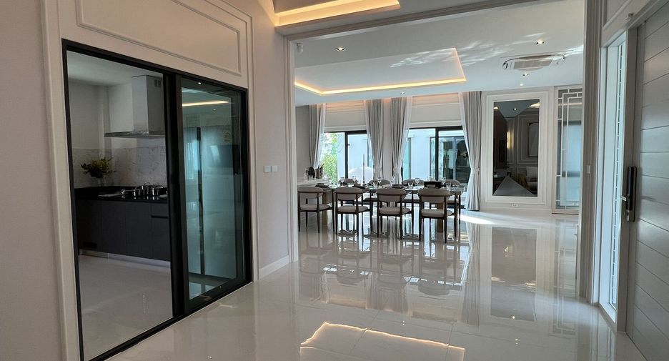 Casa en venta de 5 habitaciones en Bang Phli, Samut Prakan