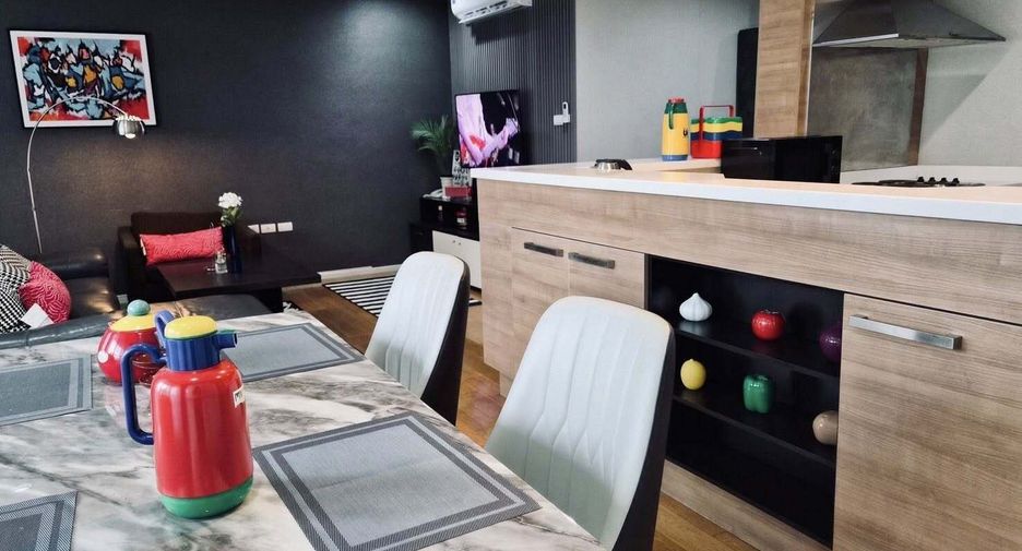 For rent 2 bedrooms condo in Watthana, Bangkok