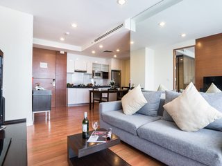 For rent 2 bedrooms apartment in Huai Khwang, Bangkok
