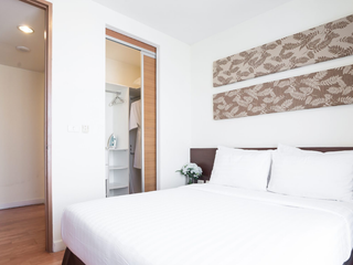 For rent 2 bedrooms apartment in Huai Khwang, Bangkok
