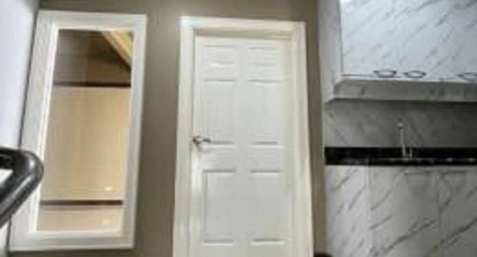 For sale and for rent office in Wang Thonglang, Bangkok