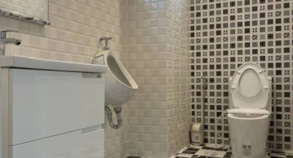 For sale and for rent office in Wang Thonglang, Bangkok