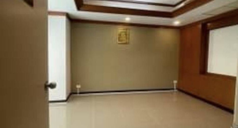For sale and for rent office in Wang Thonglang, Bangkok