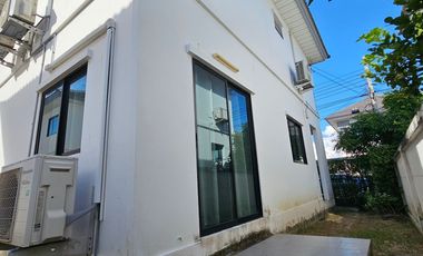Haus zum Kauf mit 3 Zimmer in Bang Sao Thong, Samut Prakan