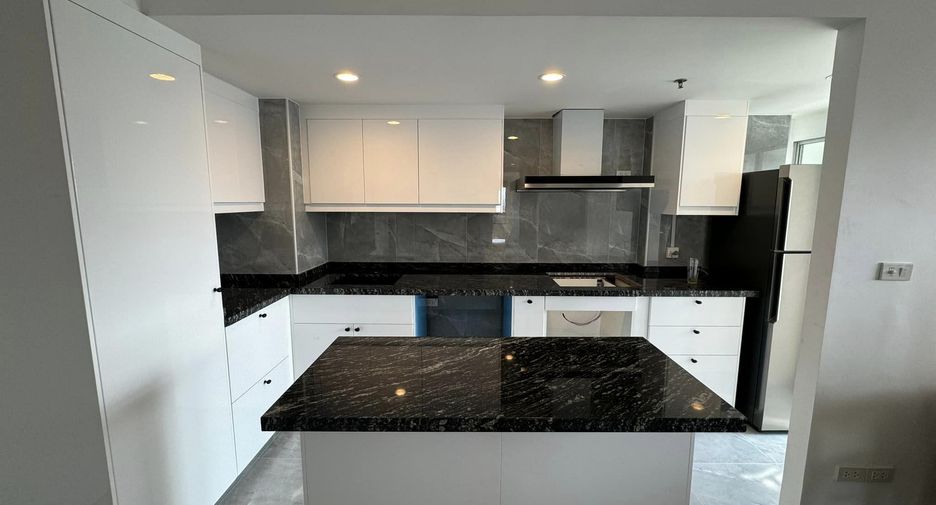 Condo en alquiler de 2 habitaciones en Suan Luang, Bangkok