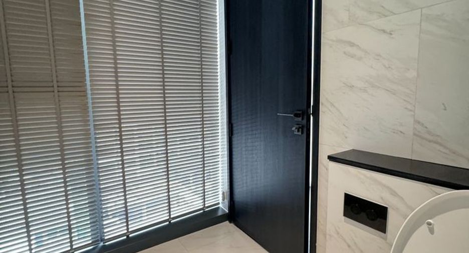 For rent 2 bedrooms condo in Sathon, Bangkok