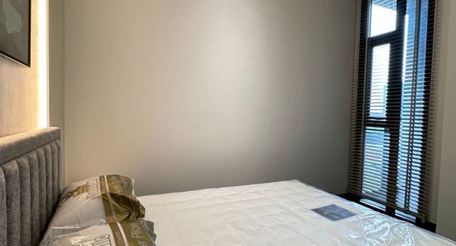 For rent 2 bedrooms condo in Sathon, Bangkok