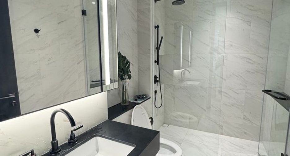 For rent 2 bedrooms condo in Sathon, Bangkok