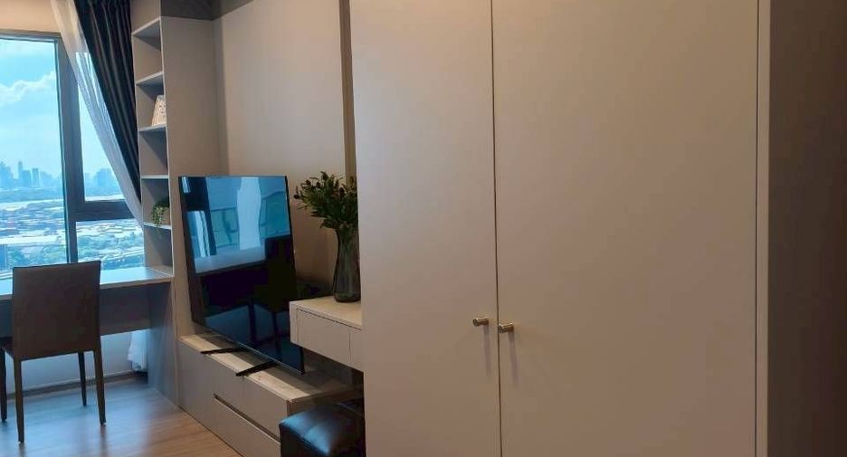 For rent studio condo in Khlong Toei, Bangkok