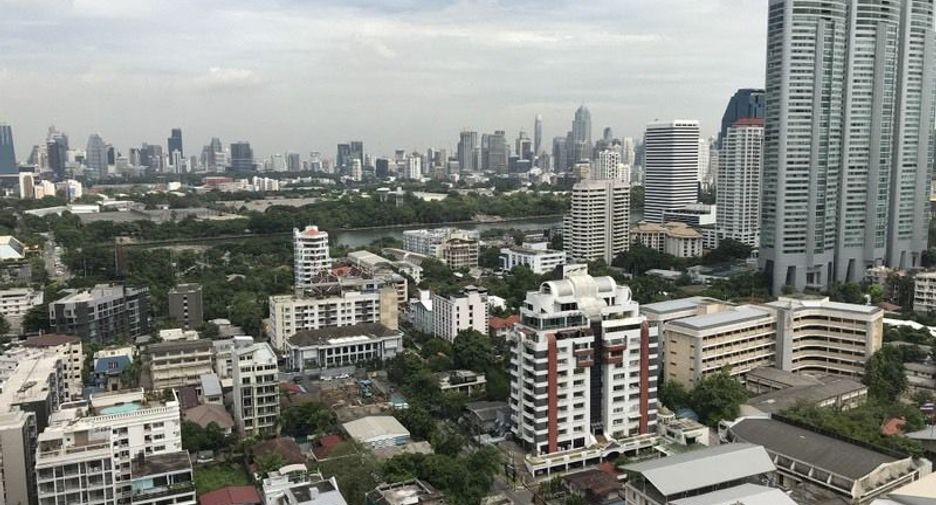 For sale 1 bed condo in Khlong Toei, Bangkok