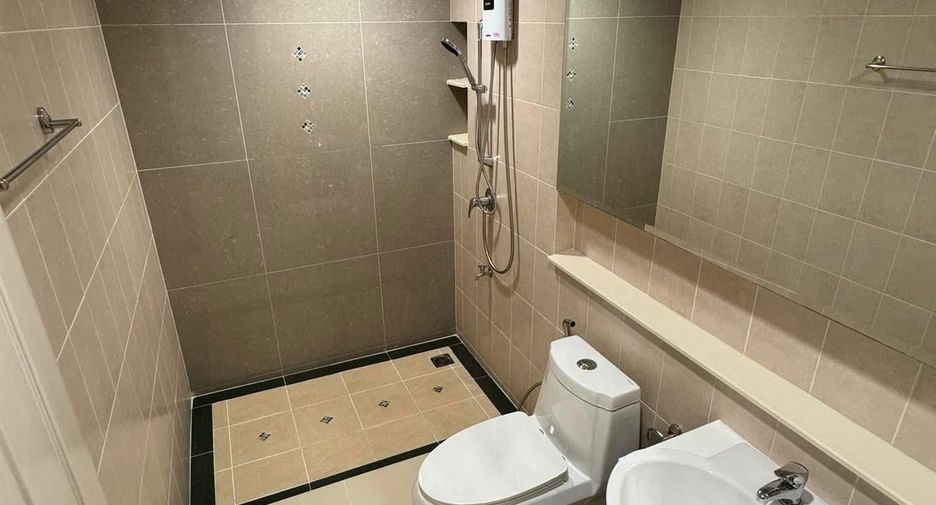 Haus zur Miete mit 3 Zimmer in Chom Thong, Bangkok