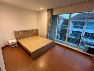 Haus zur Miete mit 3 Zimmer in Chom Thong, Bangkok