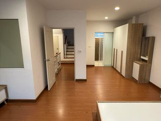 Haus zur Miete mit 3 Zimmer in Chom Thong, Bangkok
