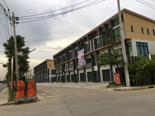 Продажа 2 спальни таунхаус в Суан Луанг, Бангкок