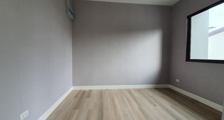 For sale 2 bedrooms townhouse in Prawet, Bangkok