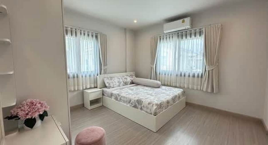 For rent 4 bedrooms house in Mueang Phuket, Phuket