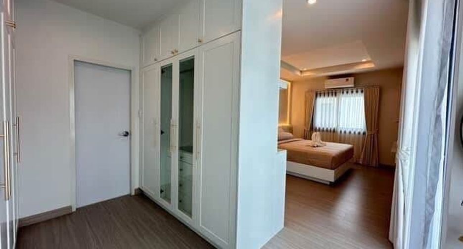 For rent 4 bedrooms house in Mueang Phuket, Phuket