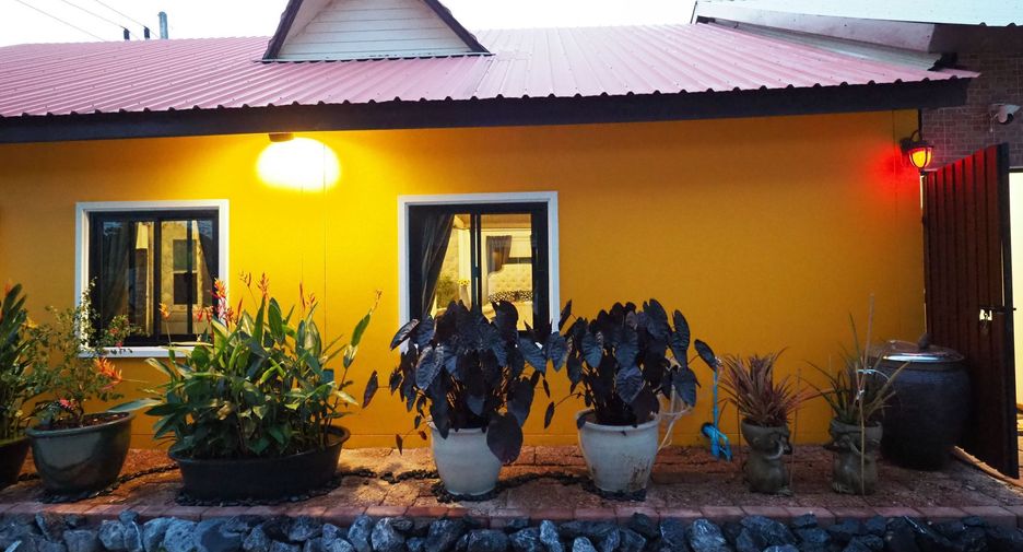 For rent 2 bedrooms villa in Mueang Phuket, Phuket
