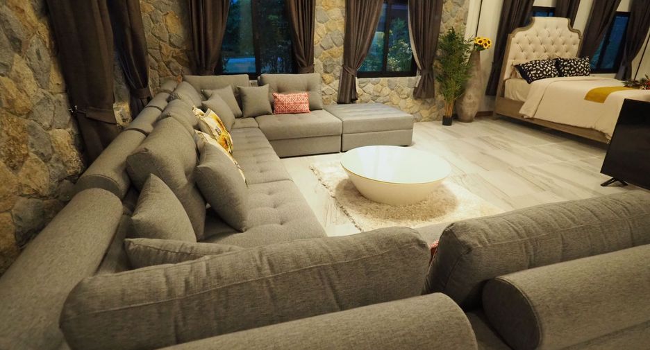 For rent 2 bedrooms villa in Mueang Phuket, Phuket