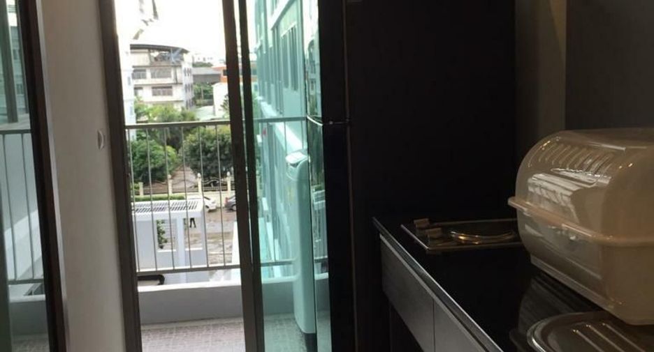 For sale 2 bedrooms condo in Mueang Samut Prakan, Samut Prakan