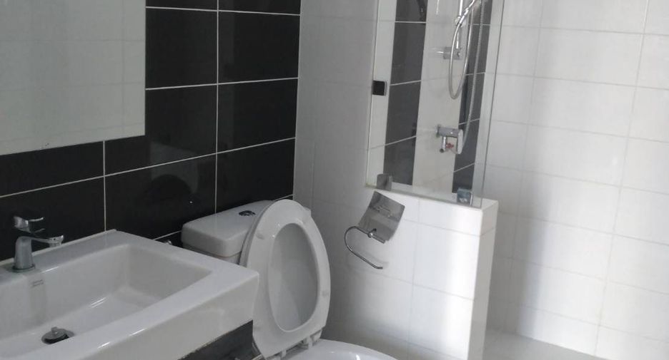 For sale 2 bedrooms condo in Mueang Samut Prakan, Samut Prakan