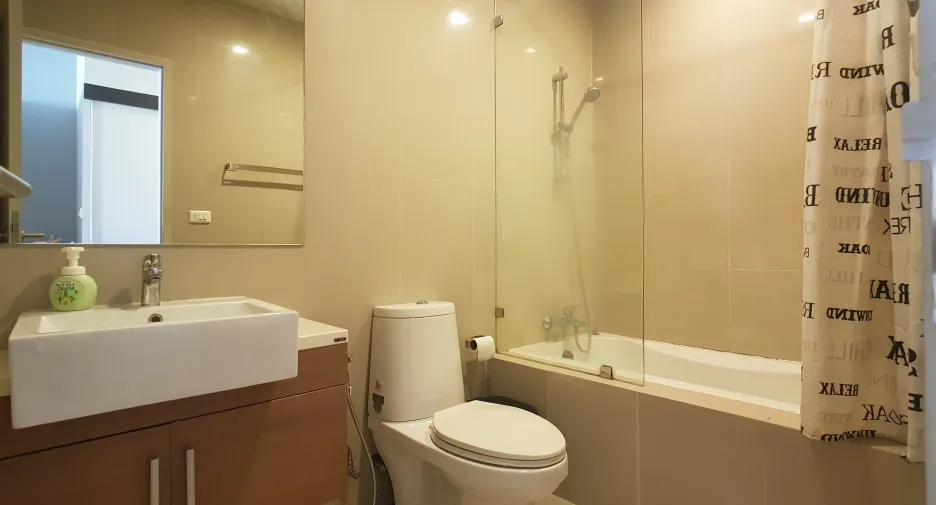 For rent 1 bed condo in Khlong Toei, Bangkok