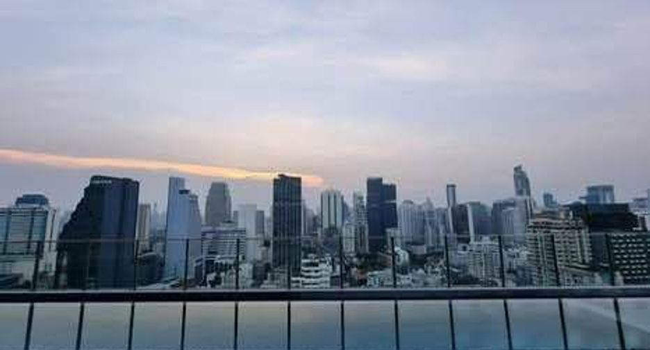 Wohnung zur Miete mit Studio in Watthana, Bangkok